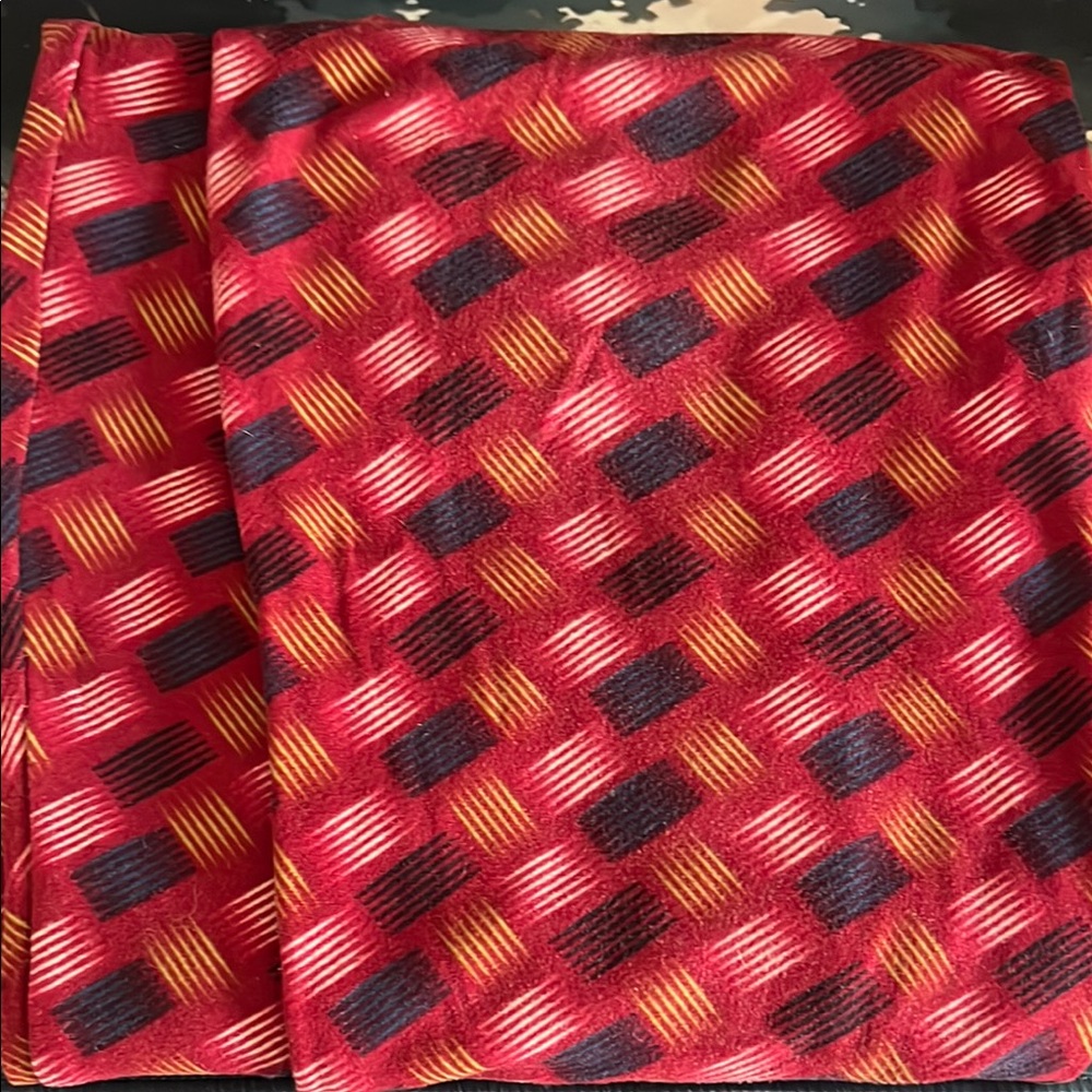 LuLaRoe Red and Black Patterned Leggings